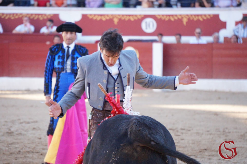 Cara y cruz del rejoneo, en Torrejón