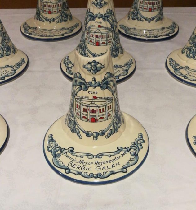 Premio al mejor rejoneador, por el Club Taurino Talaverano